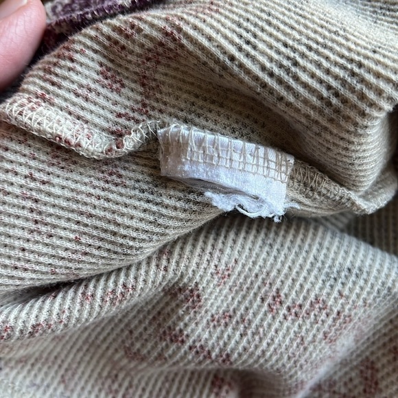 Eddie Bauer Ribbed Split V Neck Long Sleeve Chevron Size M Gradient Colors - Picture 12 of 13